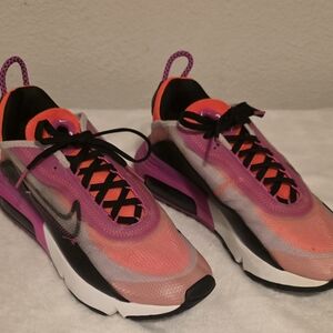 Nike Women's Pink and Black Sneakers